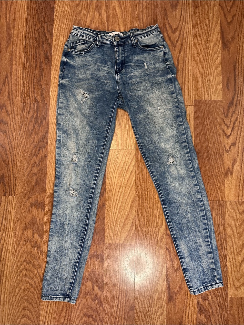 Mid Rise Distressed Acid Wash Skinny Jeans | Size 2